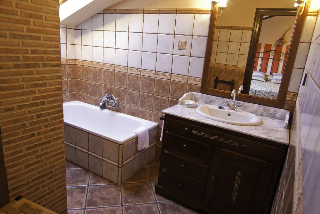 Posada Real La Montanesa Corrales De Buelna Quarto foto