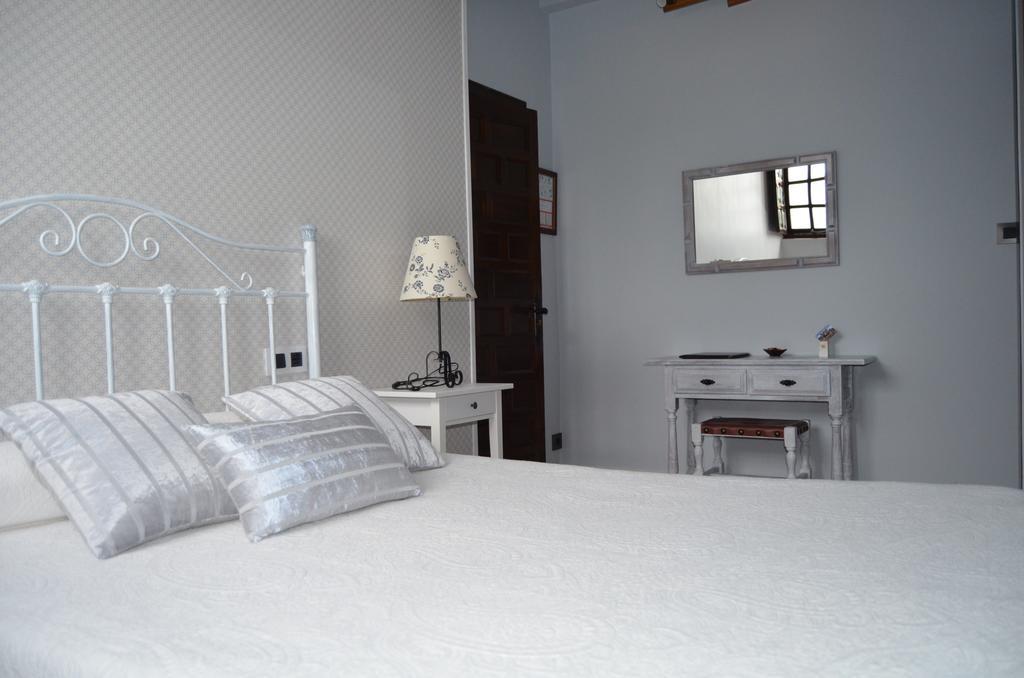 Posada Real La Montanesa Corrales De Buelna Quarto foto