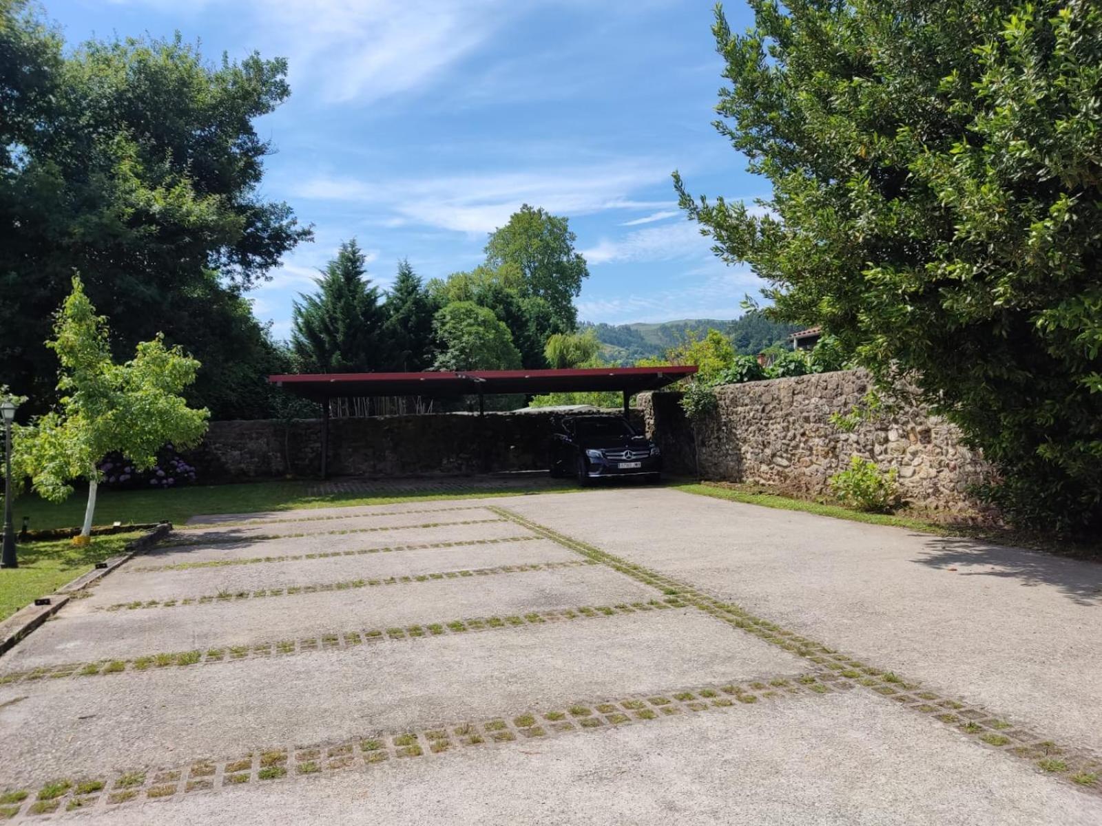 Posada Real La Montanesa Corrales De Buelna Exterior foto