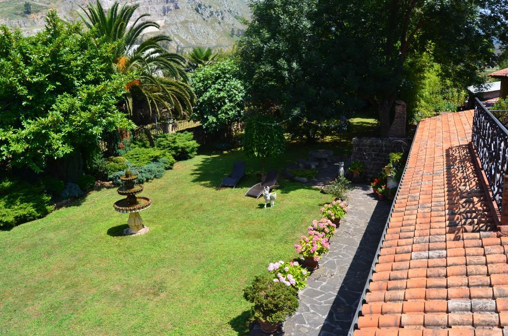 Posada Real La Montanesa Corrales De Buelna Exterior foto